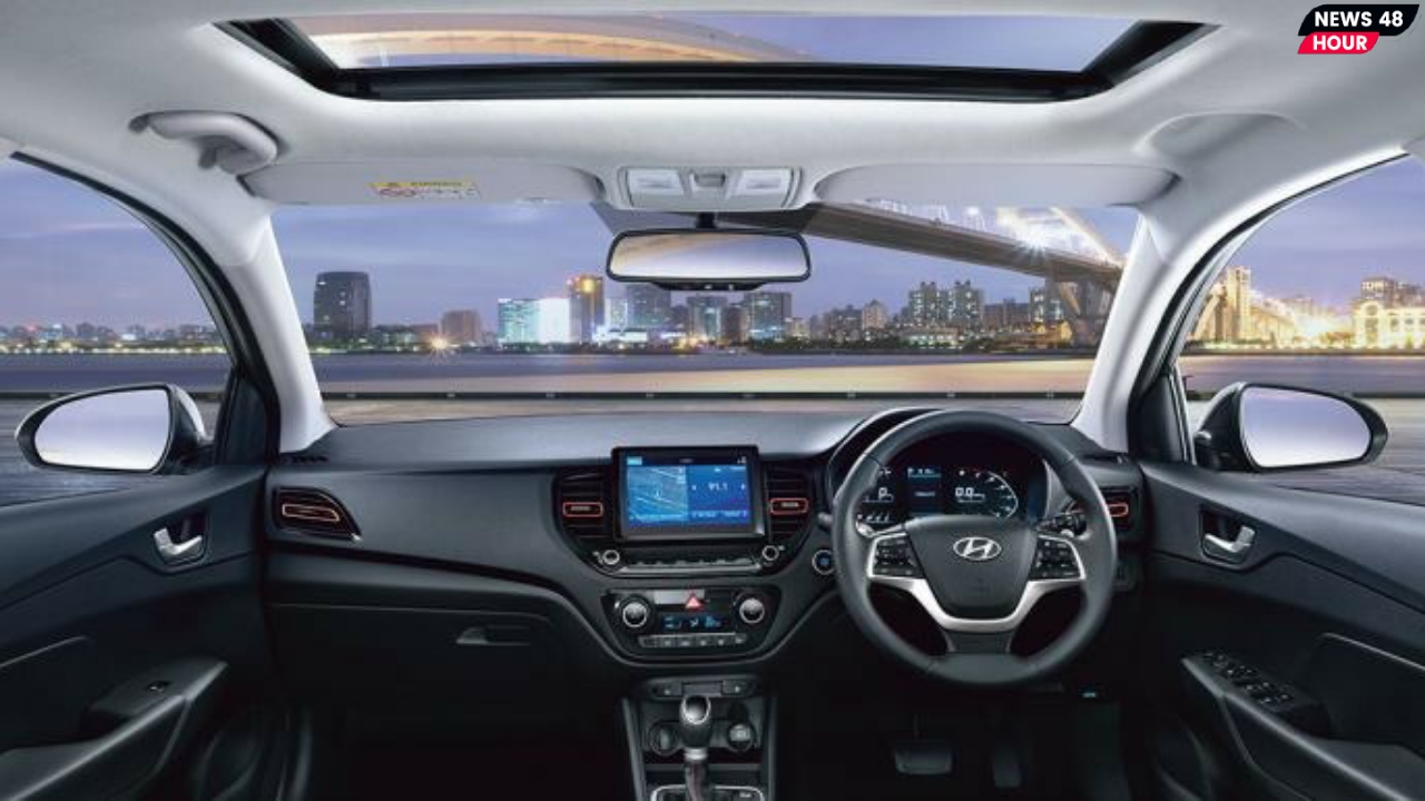 Hyundai कंपनी ने किया Verna Facelift मॉडल लांच। जानिए इस कार के फीचर्स और कीमत के बारे में। 
