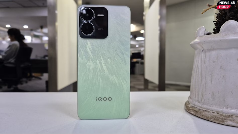IQOO Z9 5G स्मार्टफोन ने मार्किट में लांच होते हुए मचाया तहलका। अपने ख़ास फीचर्स से लूटा ग्राहकों का दिल। जानिए इसके किफायती कीमत के बारे में।  